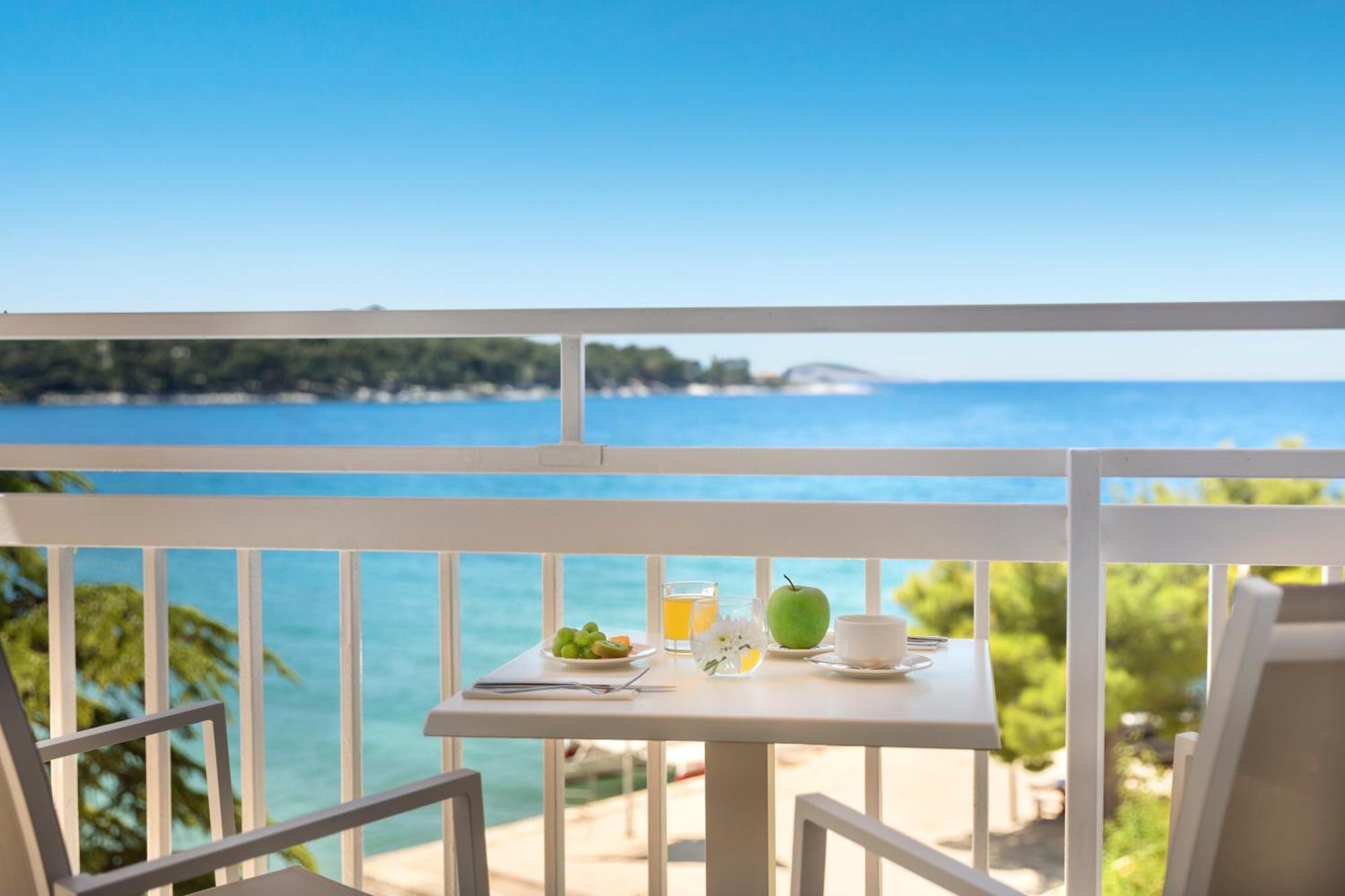 Camera Familiare Superior con Balcone e Vista Mare